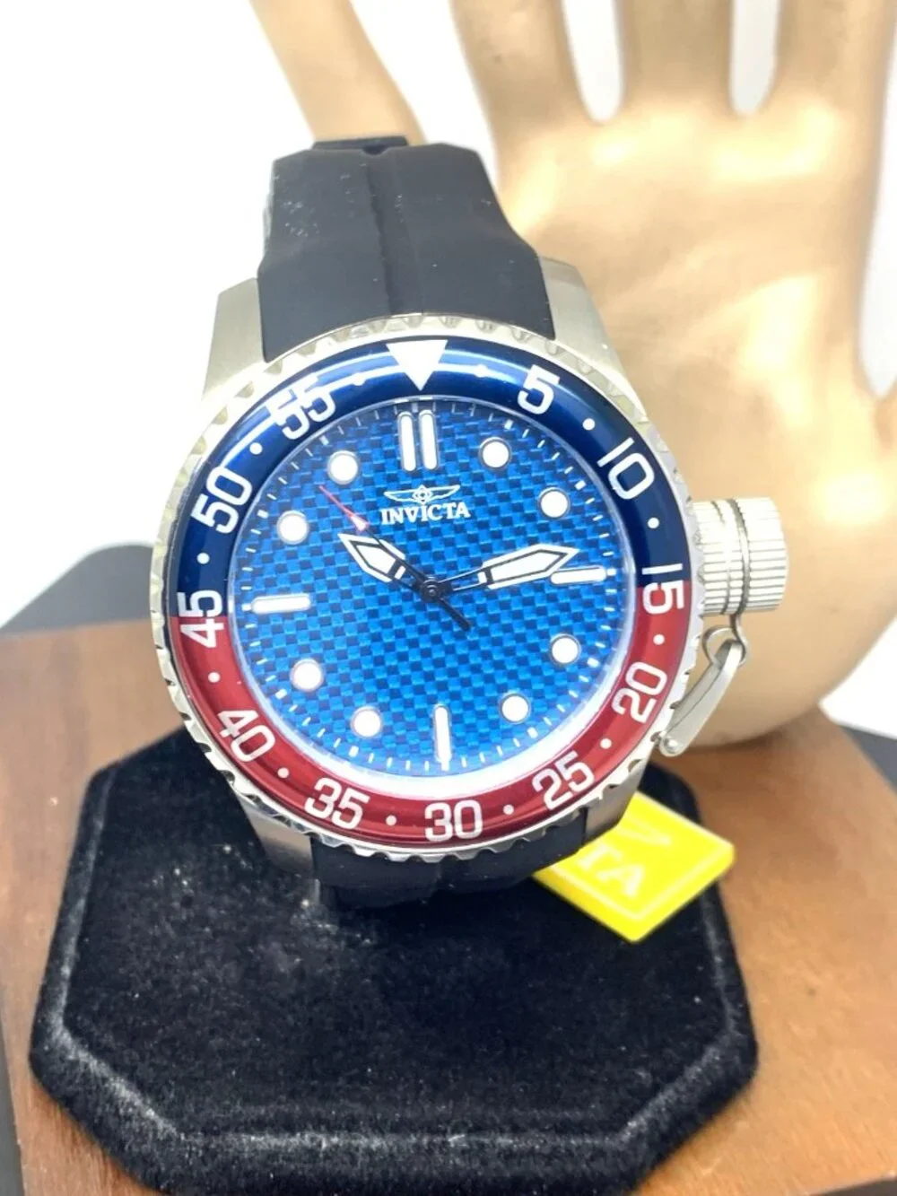 Invicta Mens Watch 35658 Pro Diver Quartz Blue Dial Pepsi Bezel Rubber Band 50mm